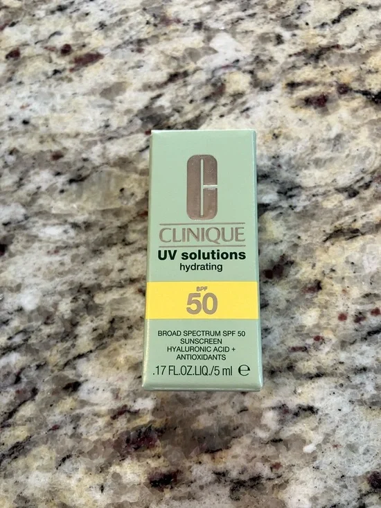 Clinique Skincare & Makeup Set New Moisture Surge SPF 50 Lipstick Bag Bundle - Picture 8 of 16